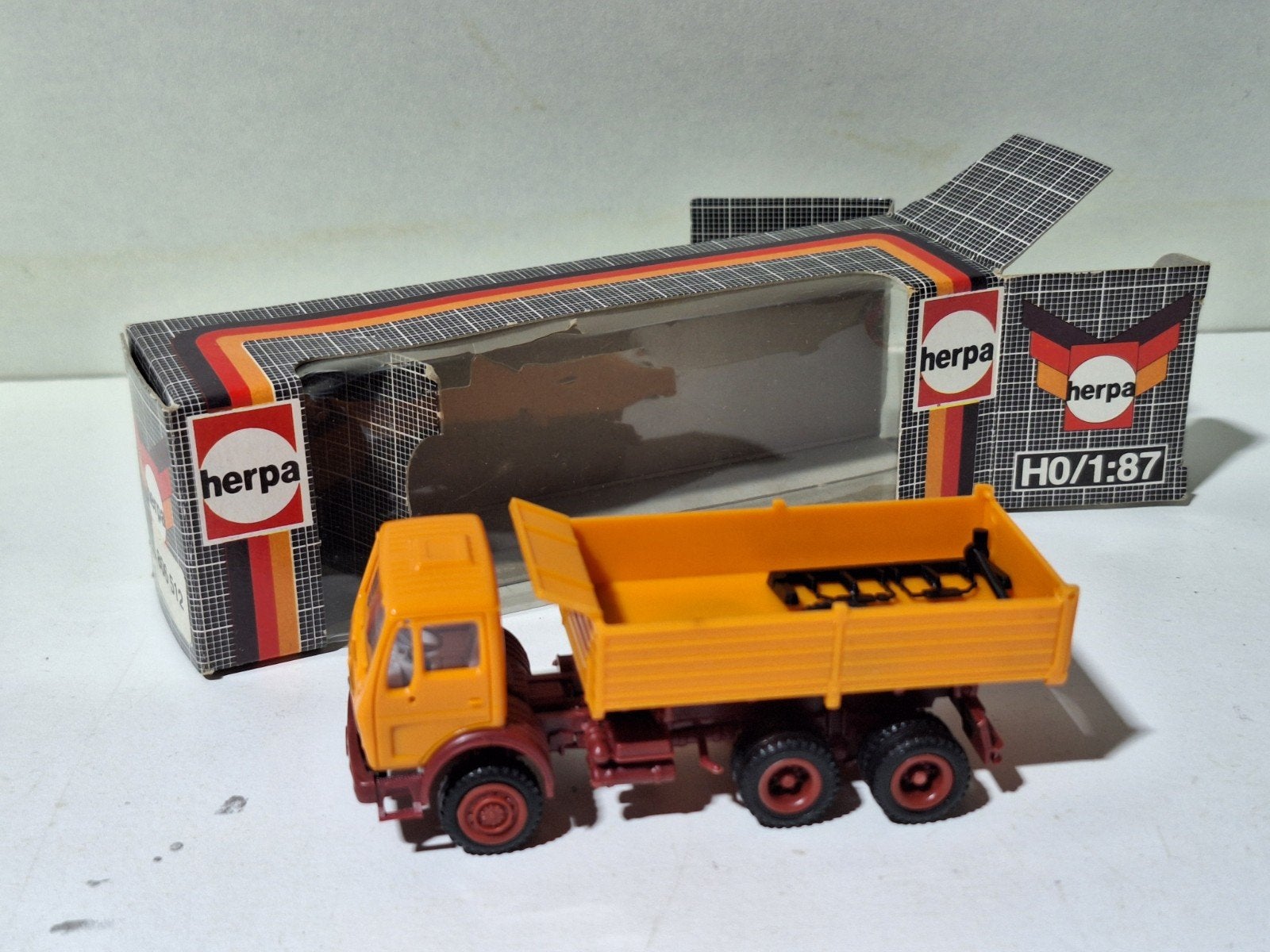 Herpa Mercedes 1 op 87, Ophalen of Verzenden, Zo goed als nieuw, Bus of Vrachtwagen, Herpa
