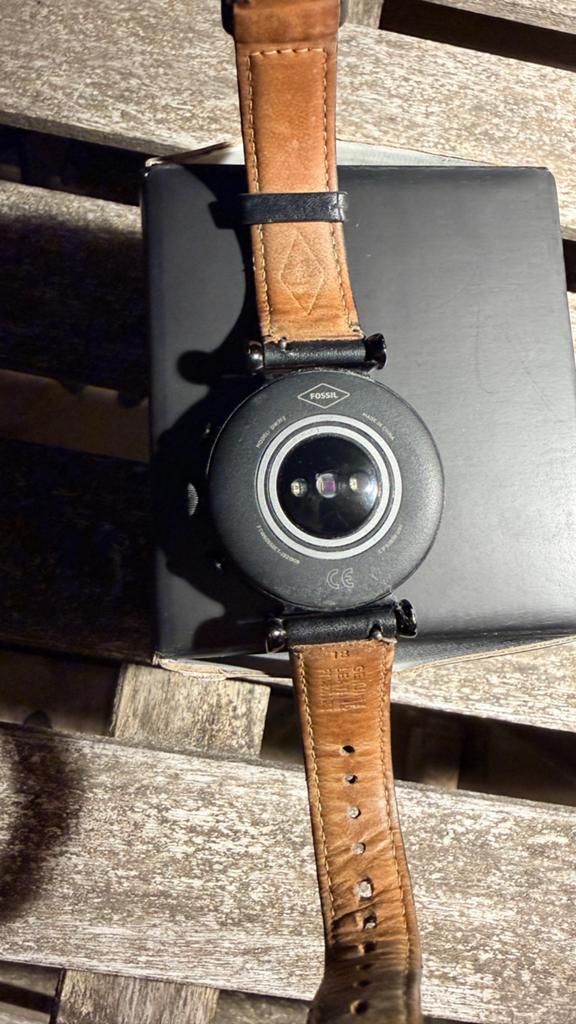 Fossil Smartwatch DW7F2 - Gen 4, Sieraden, Tassen en Uiterlijk, Smartwatches, Gebruikt, Hartslag, Zwart, Ophalen of Verzenden
