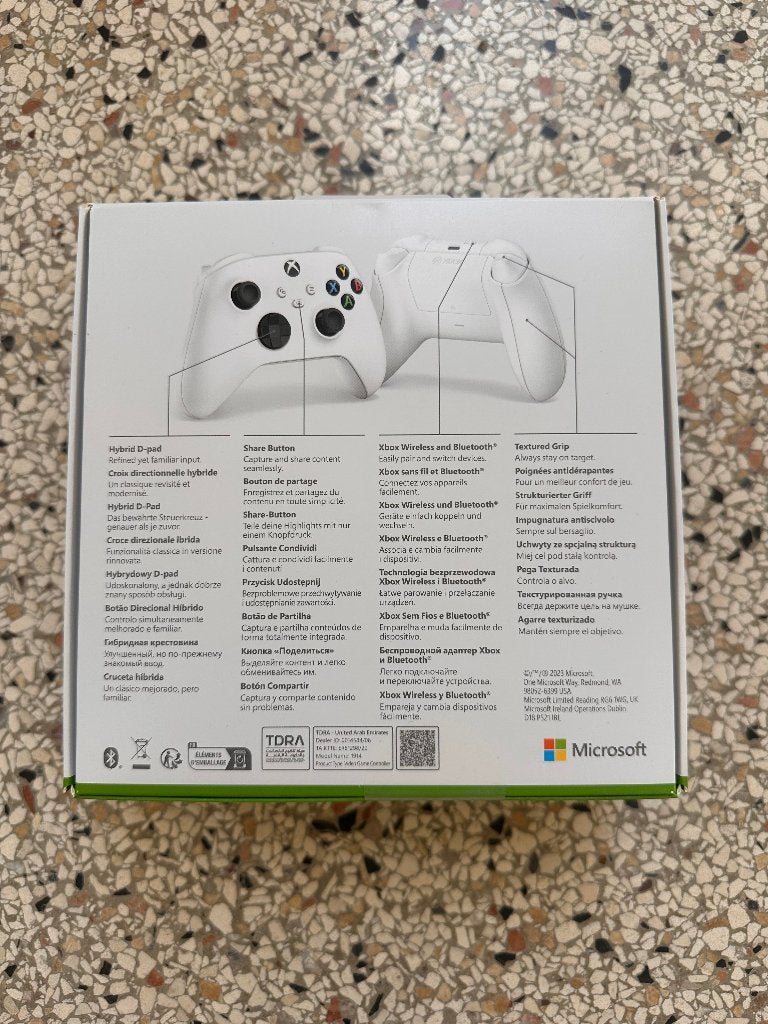 Foto 2 van Microsoft Xbox Series X|S Controller Wit