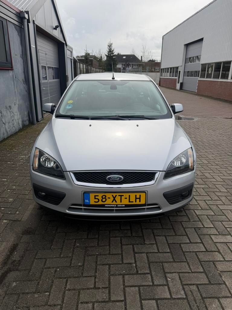 Ford Focus 1.6 74KW Wagon 2007 Grijs, 1596 cc, 15 km/l, 4 cilinders, 635 kg