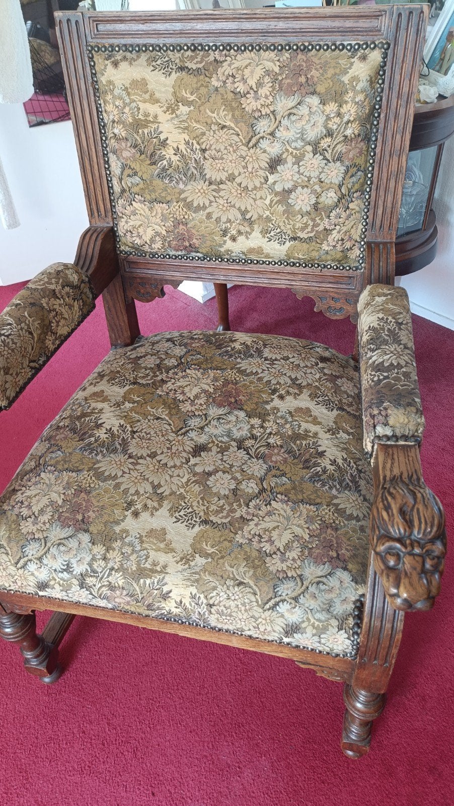 2 Gobelin Stoelen met Leeuwenkop Armleuningen, Ophalen