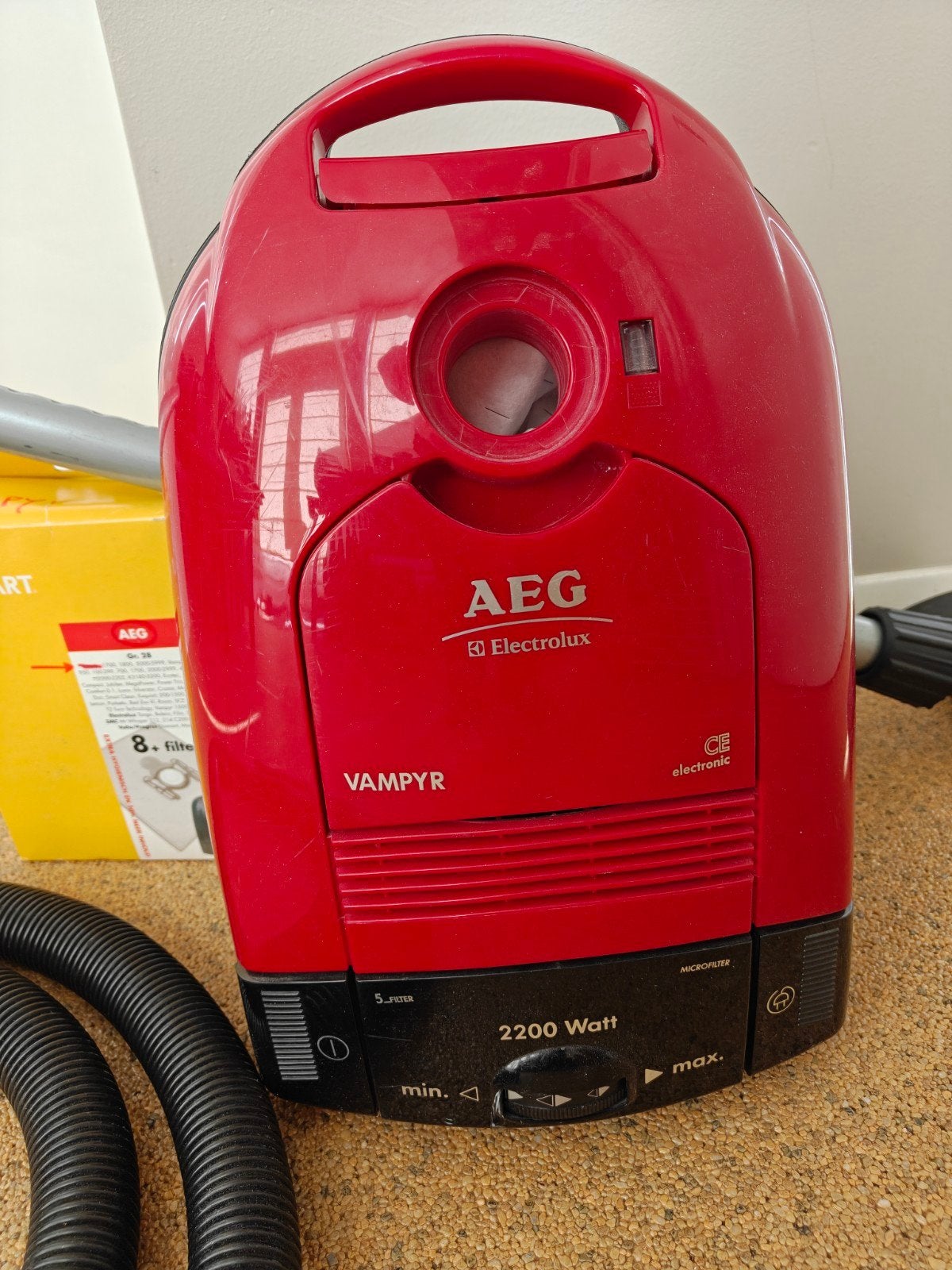 AEG Vampyr Sledestofzuiger 2200W met stofzakken, Gebruikt, Inclusief accessoires, 2000 watt of meer, Sledestofzuiger