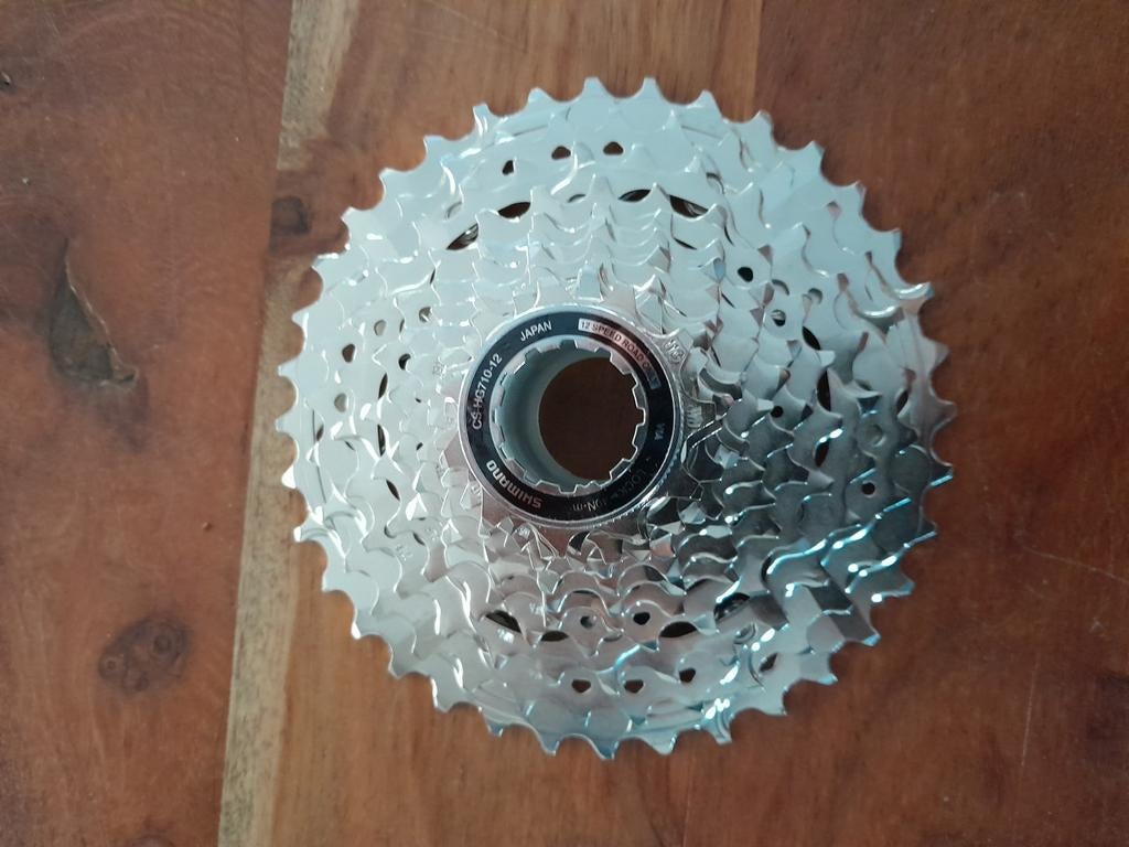 Cassettes, carbon racezadel, derailleurs, Zadelpennen, Ophalen of Verzenden, Racefiets, Zadel, Carbon
