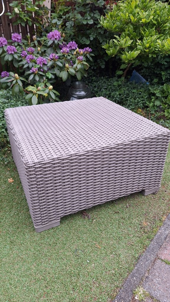 Allibert wicker poef/ tafel/loungedeel 68 x 68 x 35 cm, Tuin en Terras, Tuinsets en Loungesets, Ophalen, Zo goed als nieuw, Loungeset