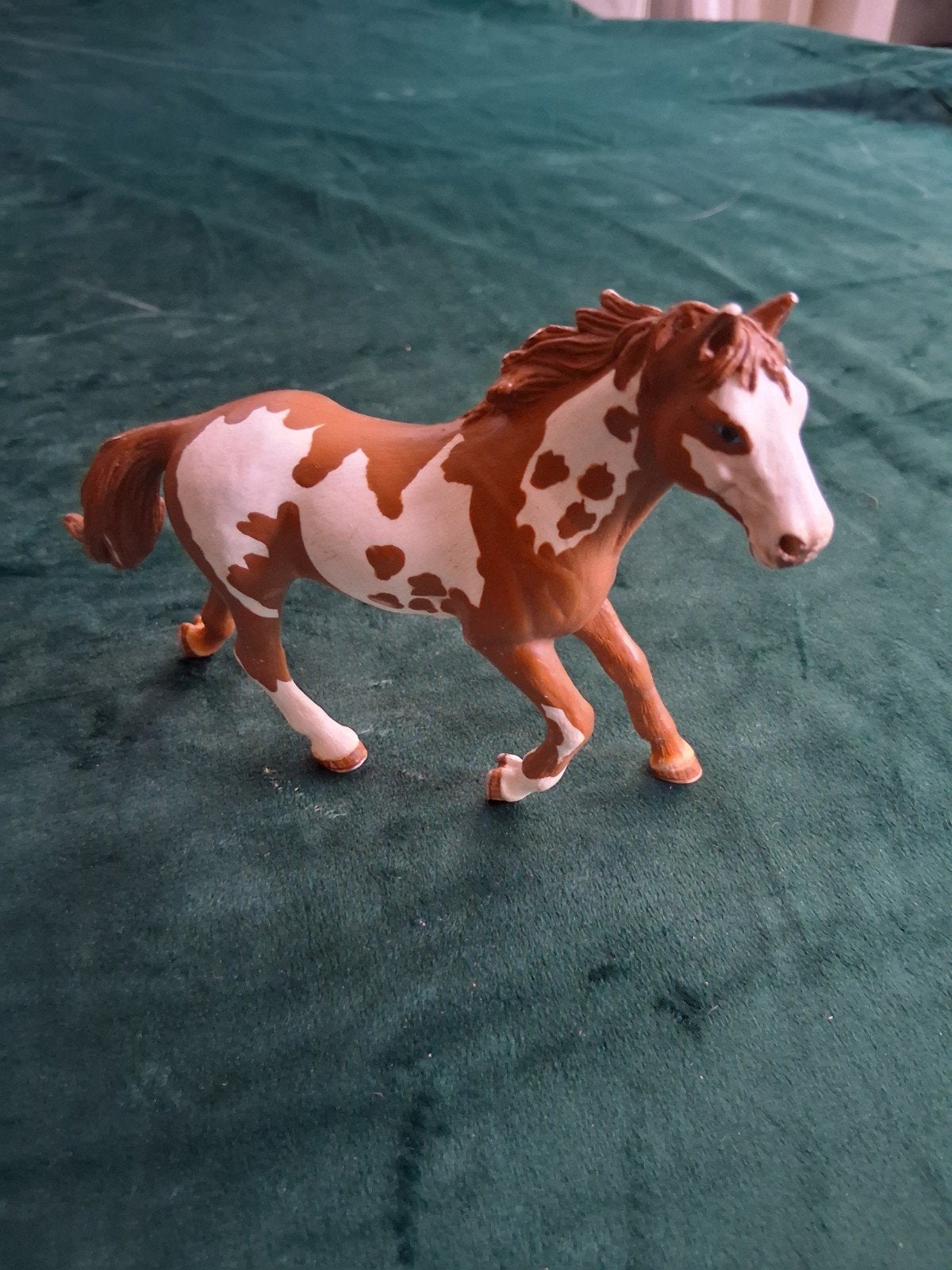 Schleich Pinto hengst paard speelfiguur, Ophalen of Verzenden, Zo goed als nieuw, Jongen of Meisje