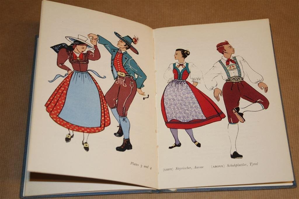 Dances of Austria [1960]. Handboek Europese volksdansen., Boeken, Kunst en Cultuur | Dans en Theater, Ophalen of Verzenden, Gelezen