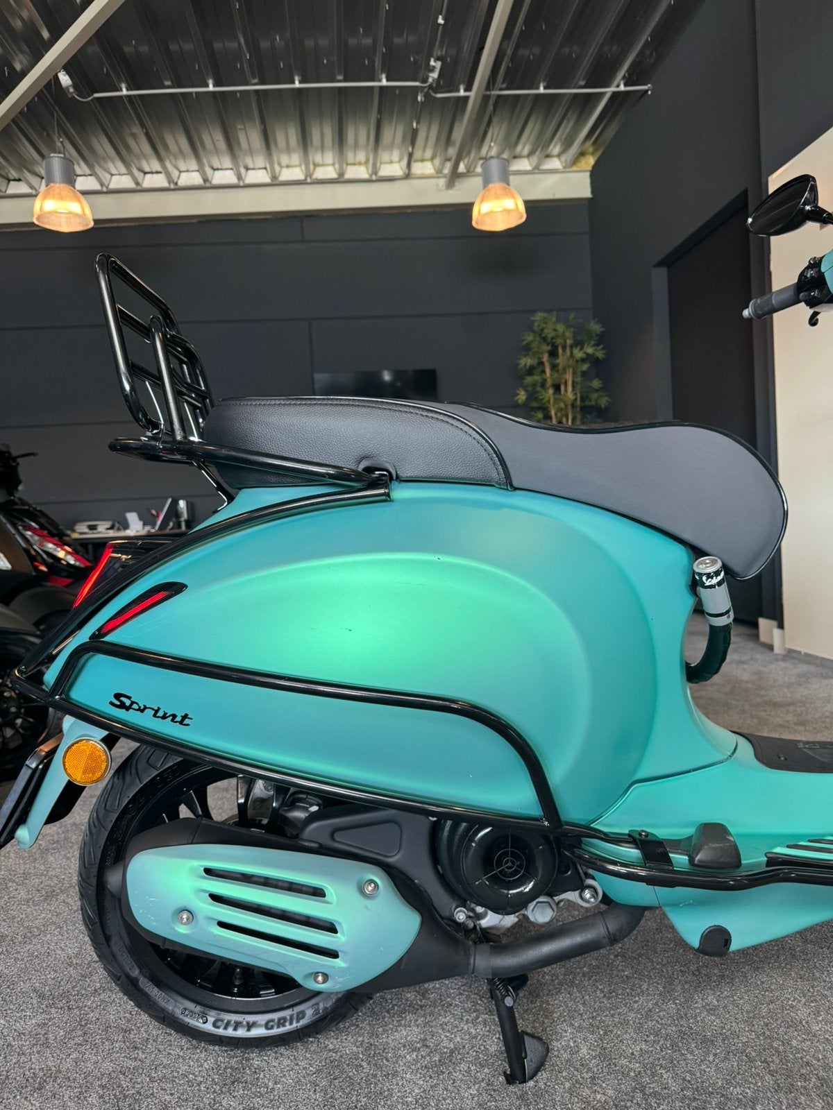 Vespa sprint 50s | Custom | Full option | Brom | Garantie, Fietsen en Brommers, Scooters | Vespa, Ophalen, Overige modellen, Maximaal 45 km/u