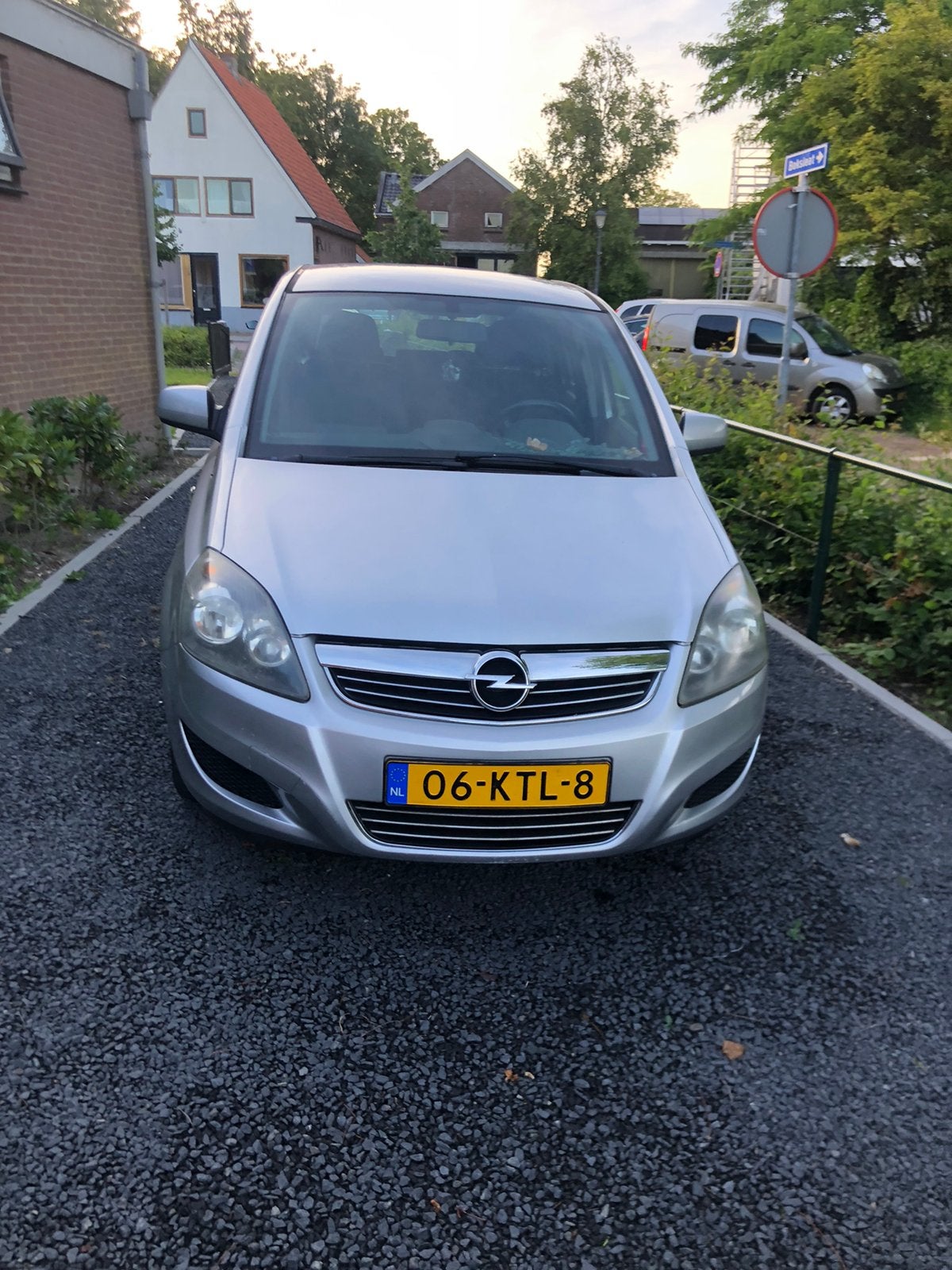 Opel Zafira 1.8 Easytronic 2010 Grijs 7 zitter, Auto's, Opel, Stof, Trekhaak, 4 cilinders, 75 €/maand