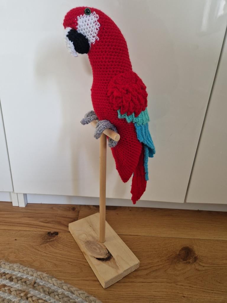 Gehaakte papegaai op stok., Kinderen en Baby's, Speelgoed | Knuffels en Pluche, Ophalen, Nieuw, Overige typen