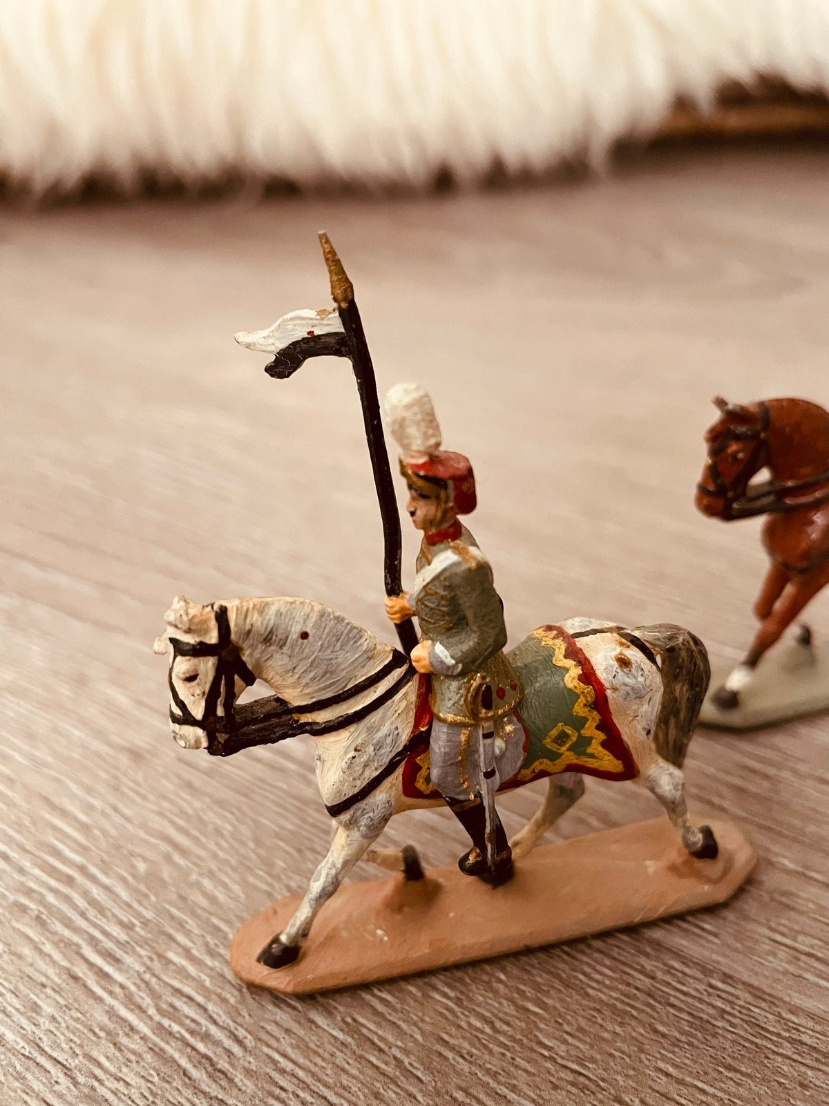 3 Tinnen paardjes, waarvan 2 met soldaatjes, Ophalen of Verzenden, Gebruikt