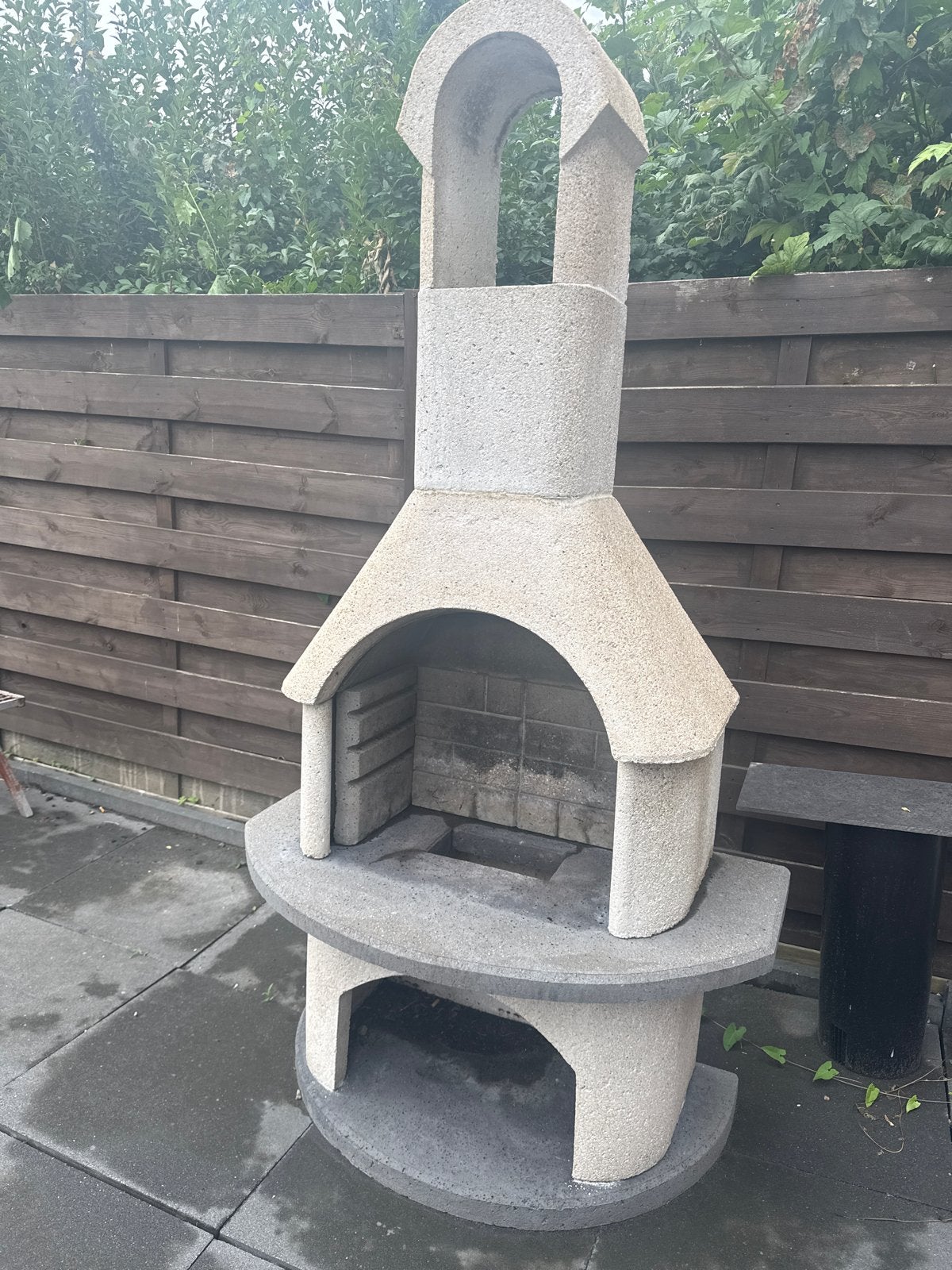 Betonnen buschbeck barbeque & buitenhaard, Ophalen, Gebruikt