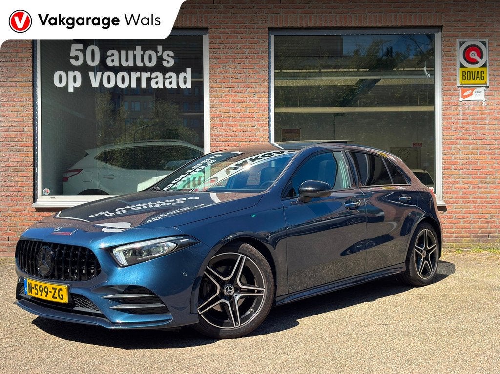 Mercedes-Benz A-klasse 180 Business Solution AMG | Pano | Me, Auto's, Mercedes-Benz, 136 pk, Gebruikt, 4 cilinders, Blauw
