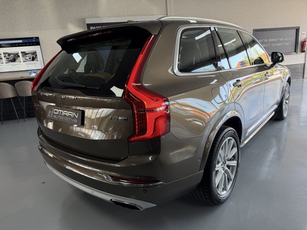 Volvo XC90 2.0 T8 TE AWD Insc. 7Prs Pano Lane (bj 2015), Auto's, Dealer onderhouden, Gebruikt, 4 cilinders, 150 min