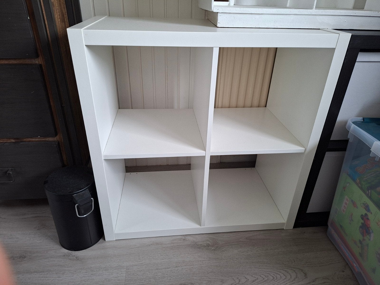 Witte IKEA kallax kast met 4 vakken, Ophalen, Met plank(en), Gebruikt, 50 tot 100 cm