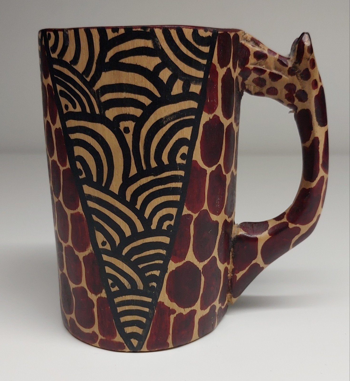 Uit hout gesneden mok (giraffe)., Antiek en Kunst, Kunst | Beelden en Houtsnijwerken, Ophalen of Verzenden