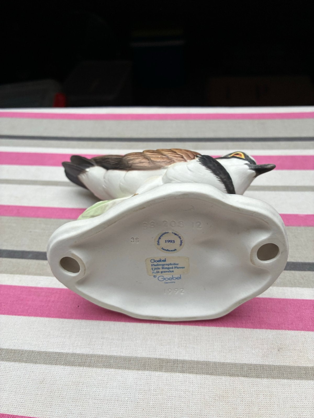 Goebel Porseleinen Vogelbeeldje 1993 - Kleine Plevier, Ophalen of Verzenden, Zo goed als nieuw, Vogel, Beeldje of Figuurtje