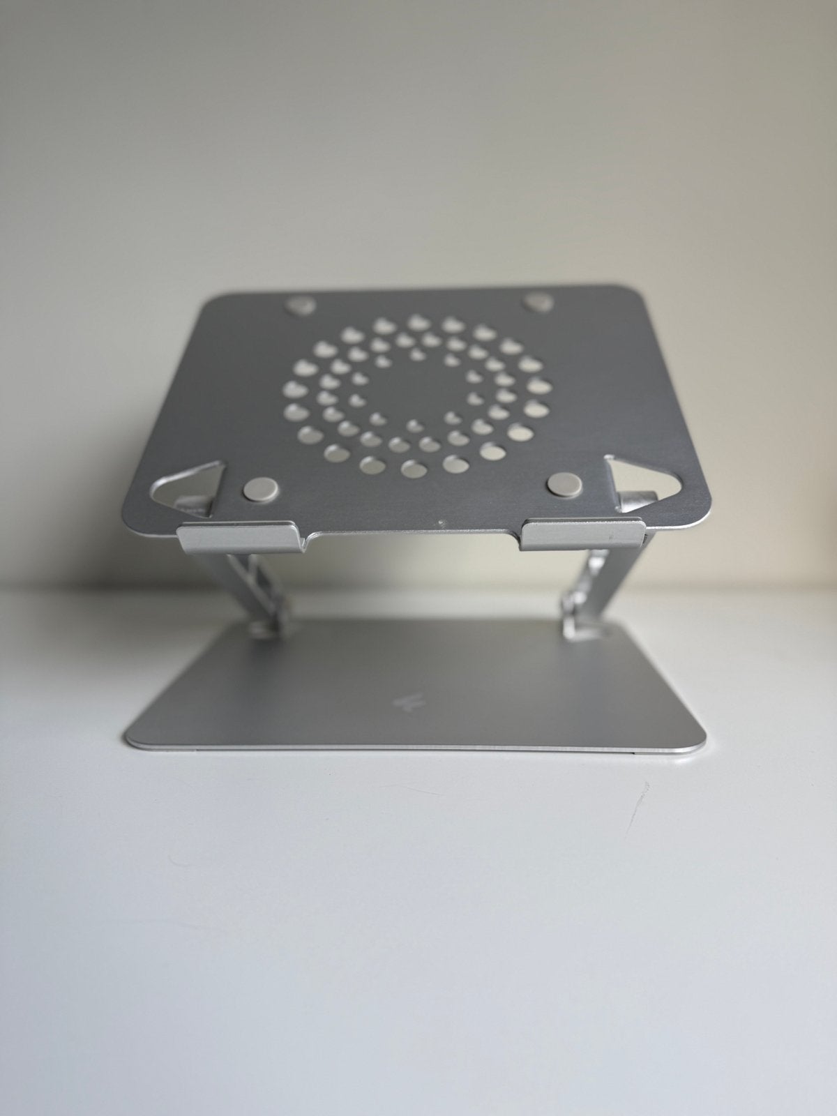 Verstelbare Laptopstandaard, Ophalen of Verzenden, Zo goed als nieuw, In hoogte verstelbaar