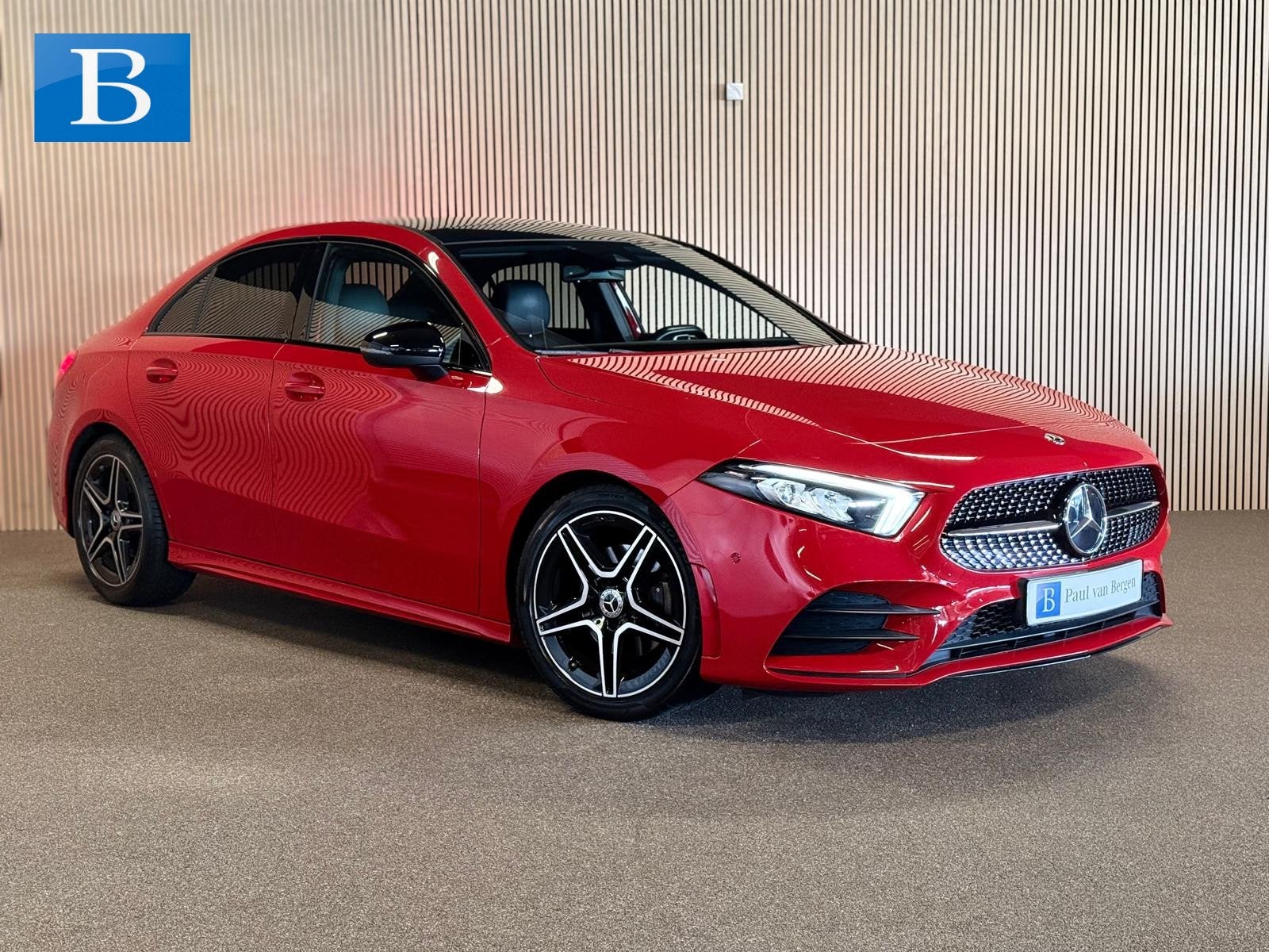 Mercedes-Benz A-Klasse 200 Sedan AMG STYLING-PANORAMA-NIGHT-, Auto's, Gebruikt, 4 cilinders, Automatische klimaatregeling, Origineel Nederlands