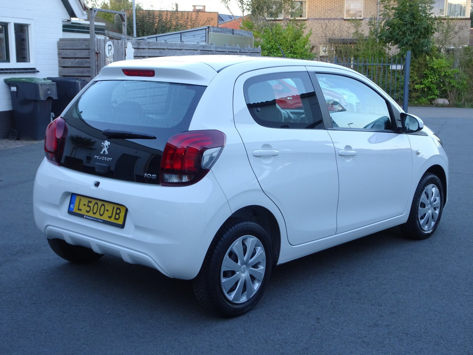 Peugeot 108 1.0 e-VTi Active Airco, apple carplay, android a, Auto's, Voorwielaandrijving, Stof, Gebruikt, 4 stoelen