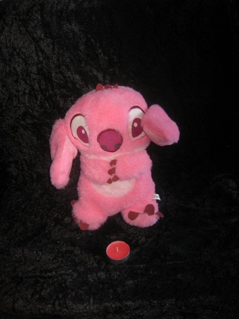 Roze Stitch knuffel - Lilo & Stitch met een verlicht buikje., Ophalen of Verzenden, Zo goed als nieuw