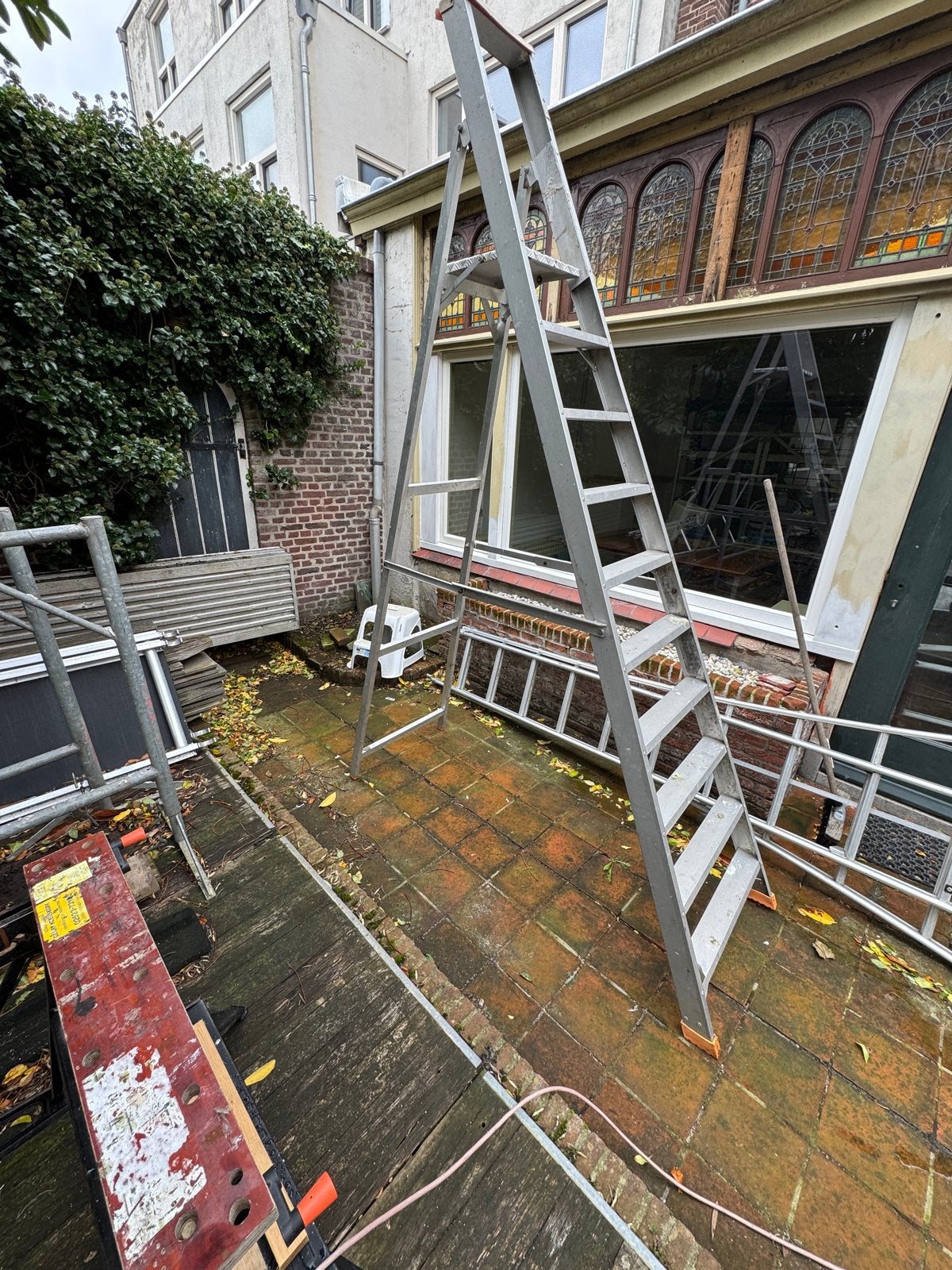 Stevige aluminium ivana trap stahoogte 2,23 meter, Doe-het-zelf en Verbouw, Ophalen, Gebruikt, Ladder, Opvouwbaar of Inschuifbaar