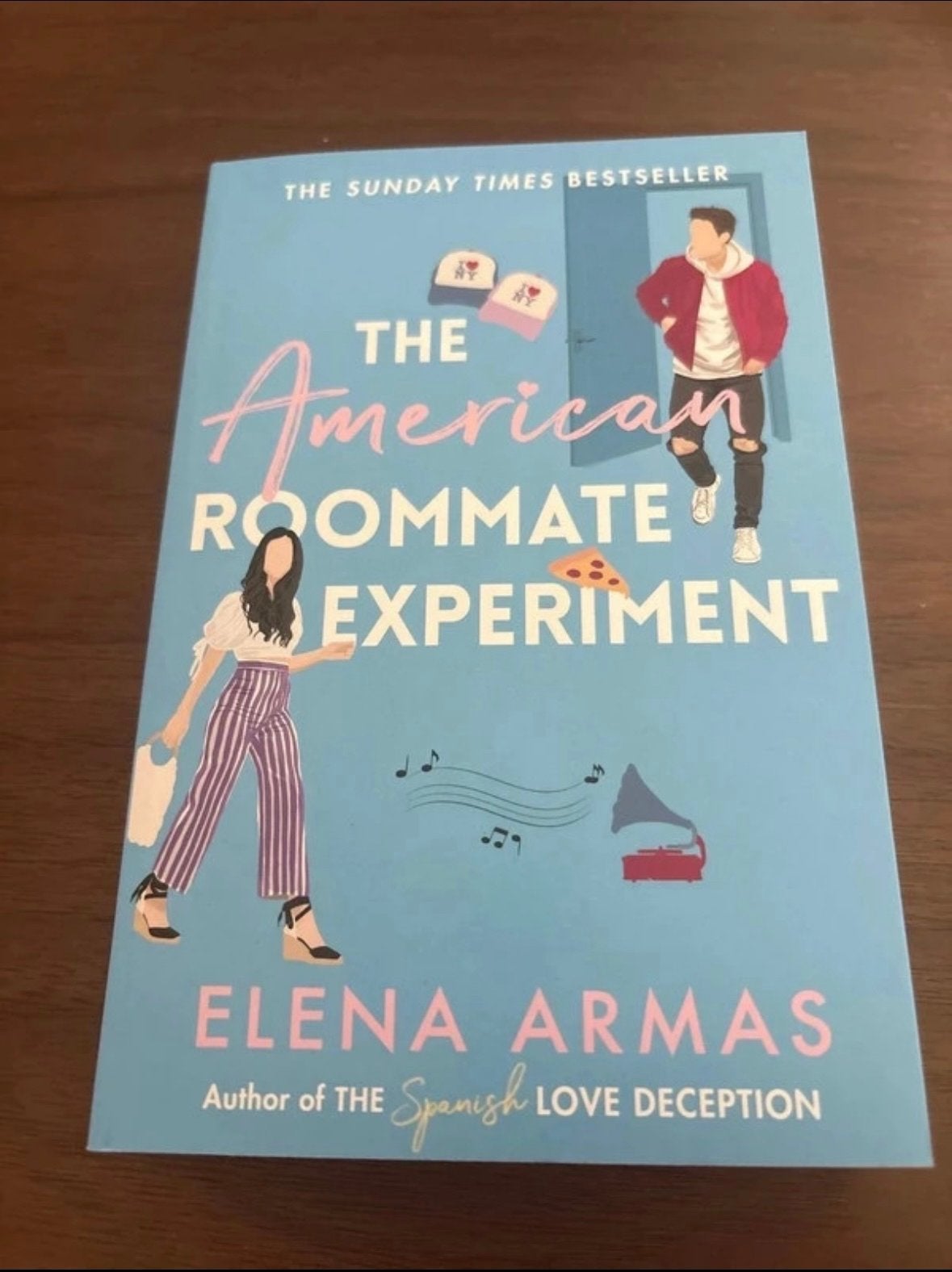 The American Roommate Experiment - Elena Armas, Verzenden, Zo goed als nieuw, Amerika