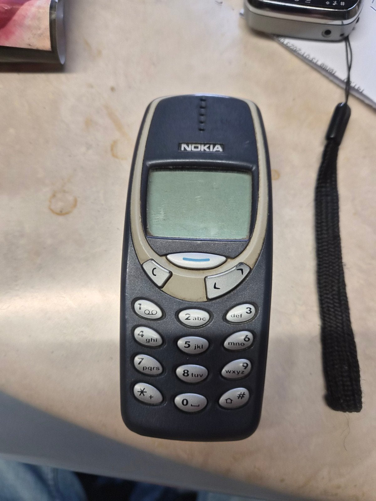 Nokia 3310 - Klassieke mobiele telefoon, Telecommunicatie, Mobiele telefoons | Nokia, Gebruikt, Geen camera, Zwart, Fysiek toetsenbord