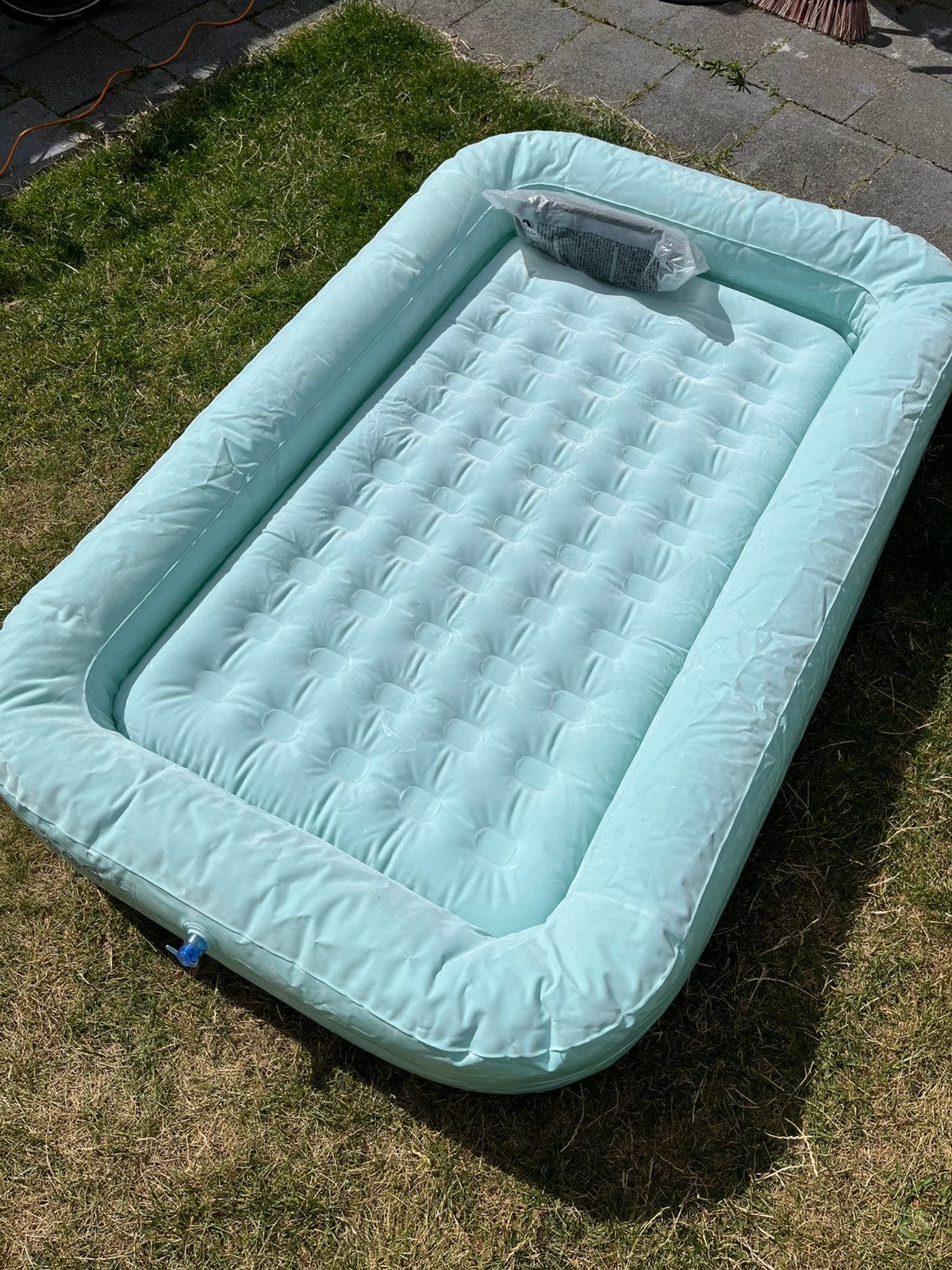 Intex opblaasbaar campingbedje, Ophalen, Zo goed als nieuw, 1-persoons