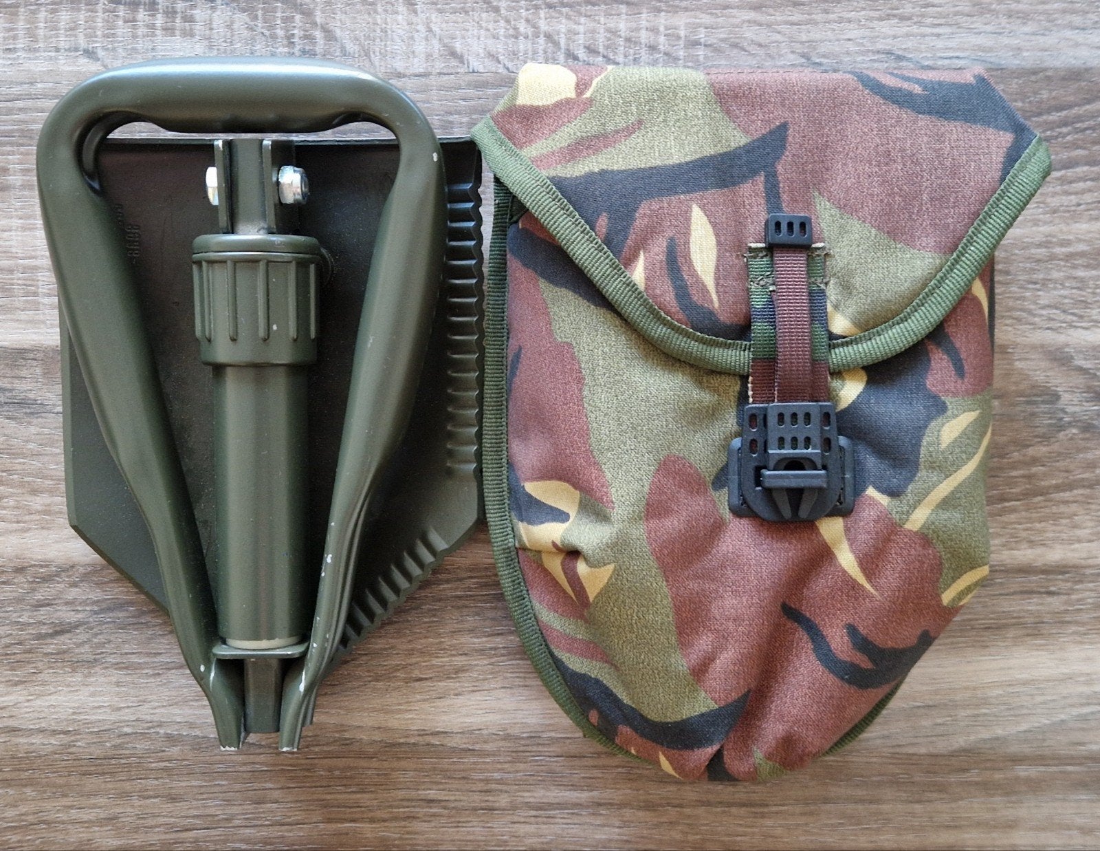 Nieuwe KL Woodland Pioschop incl Molle Foudraal Pouch, Ophalen of Verzenden, Landmacht, Nederland