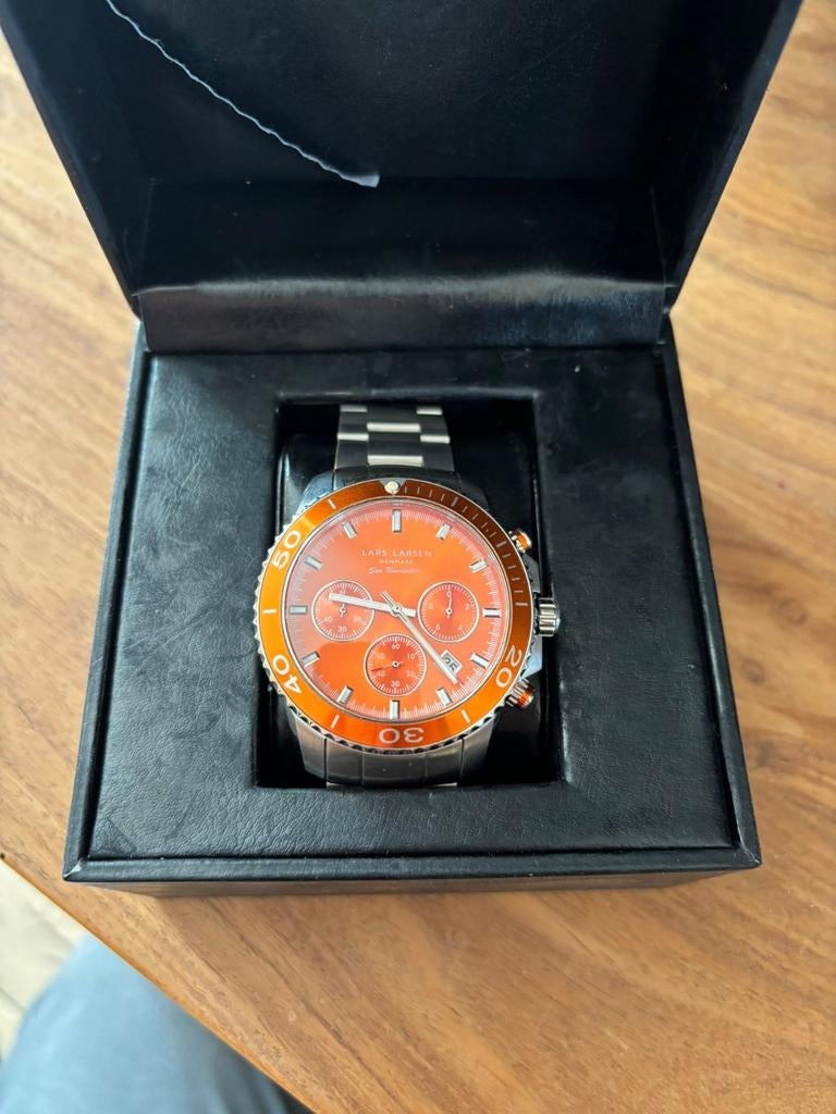 Lars Larsen herenhorloge met oranje wijzerplaat, Ophalen of Verzenden