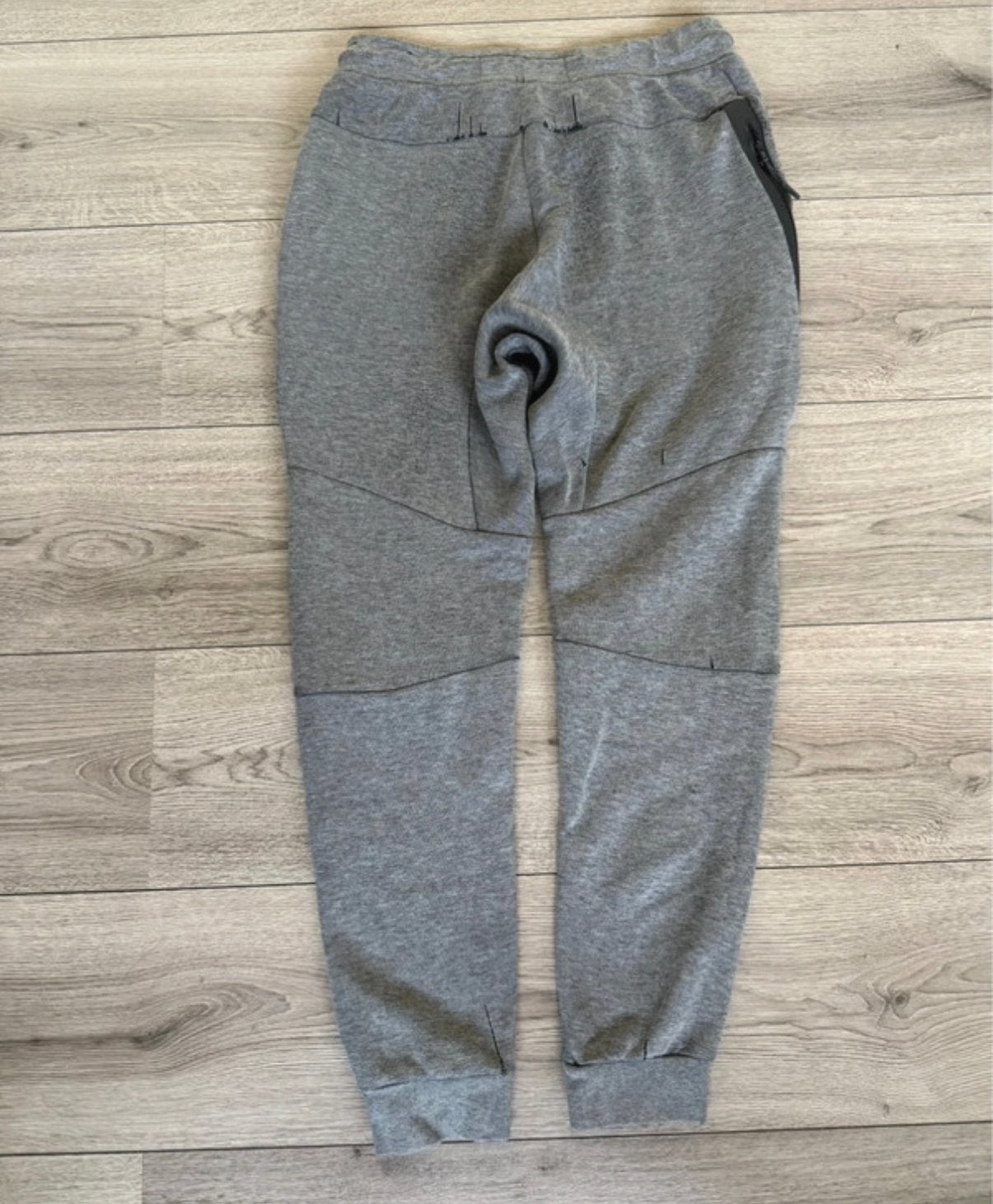 Nike Tech Fleece Joggingbroek Maat S Grijs, Ophalen of Verzenden, Gedragen, Grijs, W32 (confectie 46) of kleiner