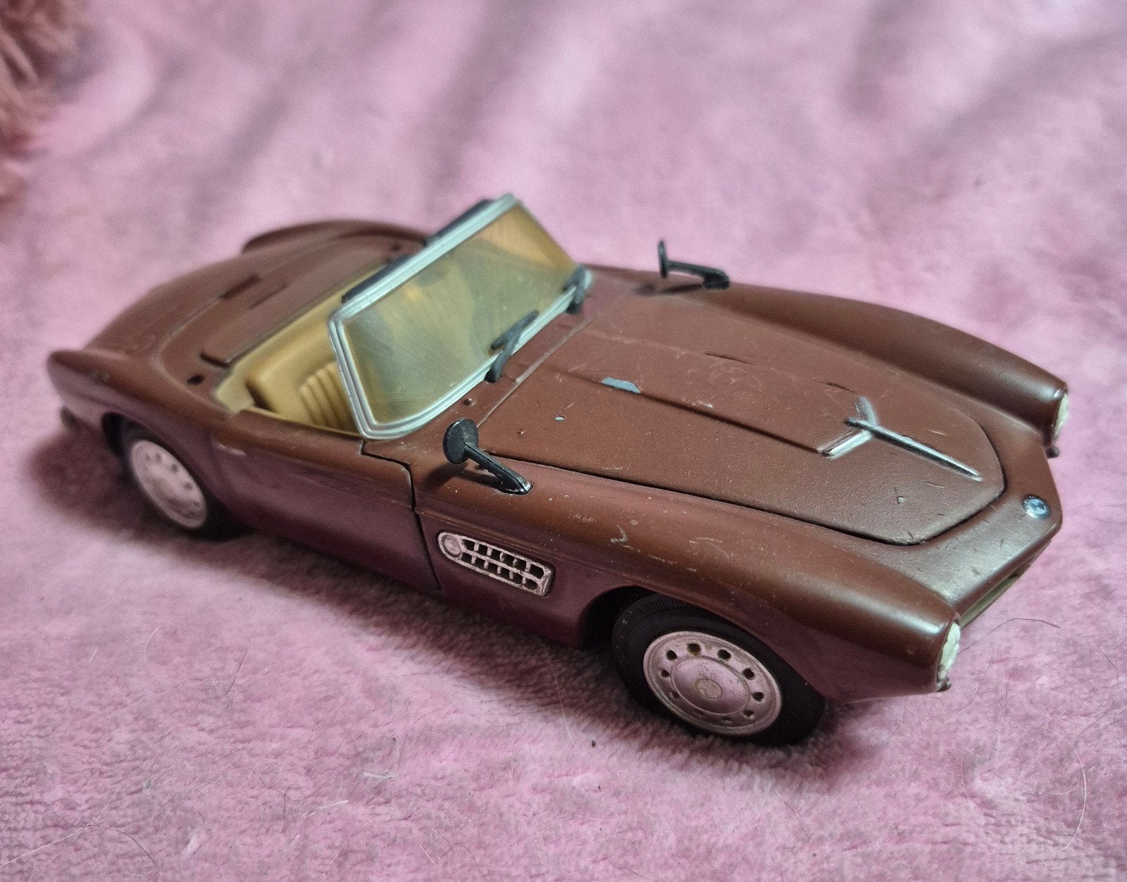 1956 BMW 507 Schaalmodel 1:24 - Bruin, Ophalen of Verzenden