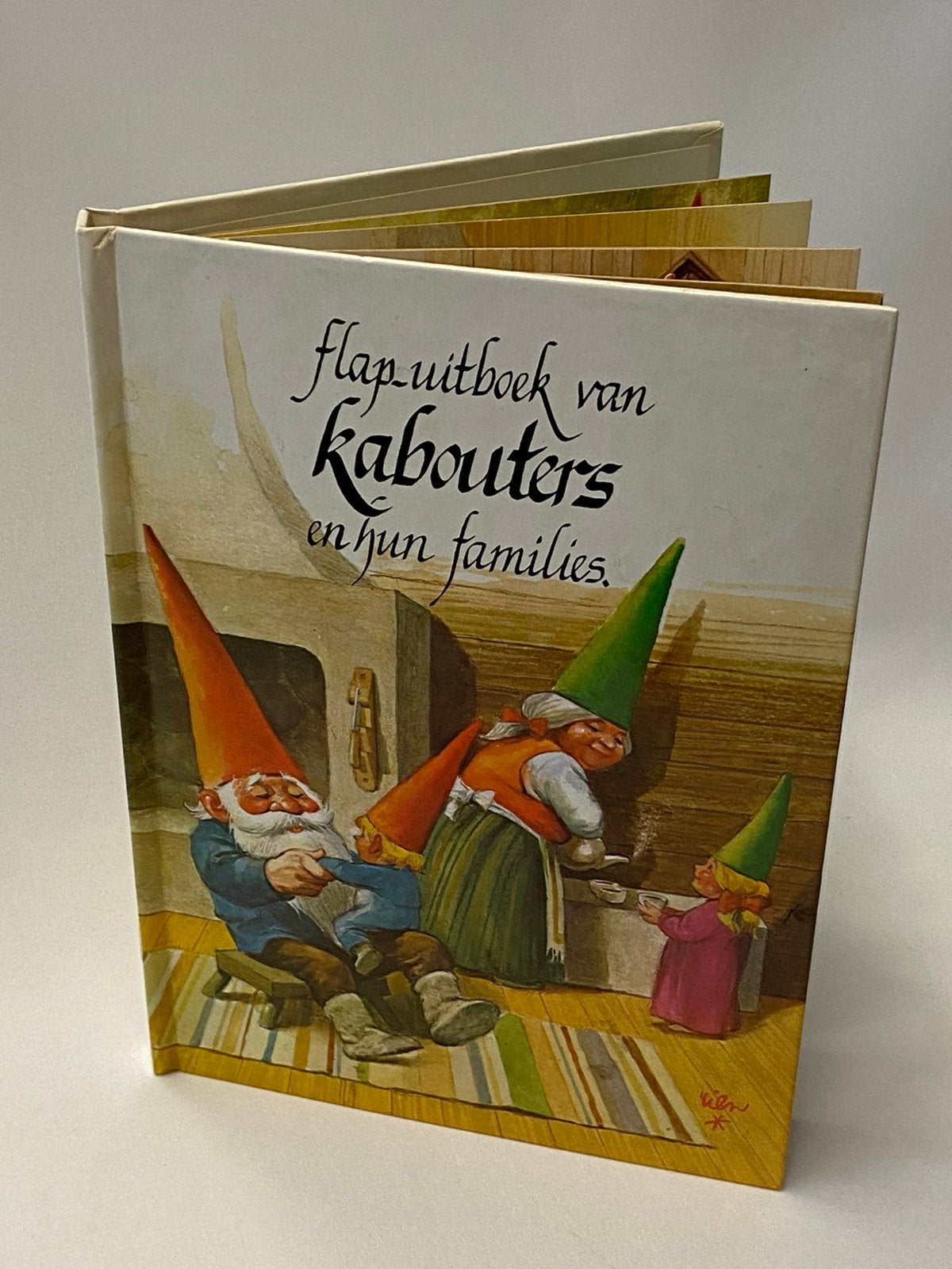 Rien Poortvliet Flap uitboek van kabouters en hun families, Ophalen of Verzenden, Gelezen, Fictie algemeen, Uitklapboek