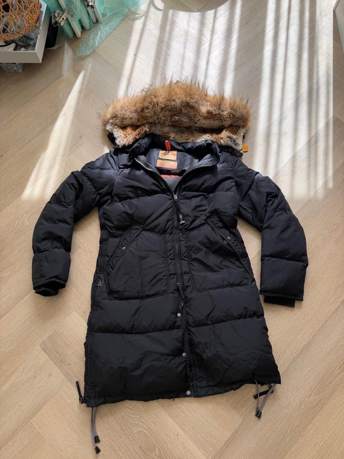 Parajumpers Long Bear donsjas met bontkraag - Maat M, Kleding | Dames, Jassen | Winter, Ophalen of Verzenden, Gedragen, Maat 38/40 (M)