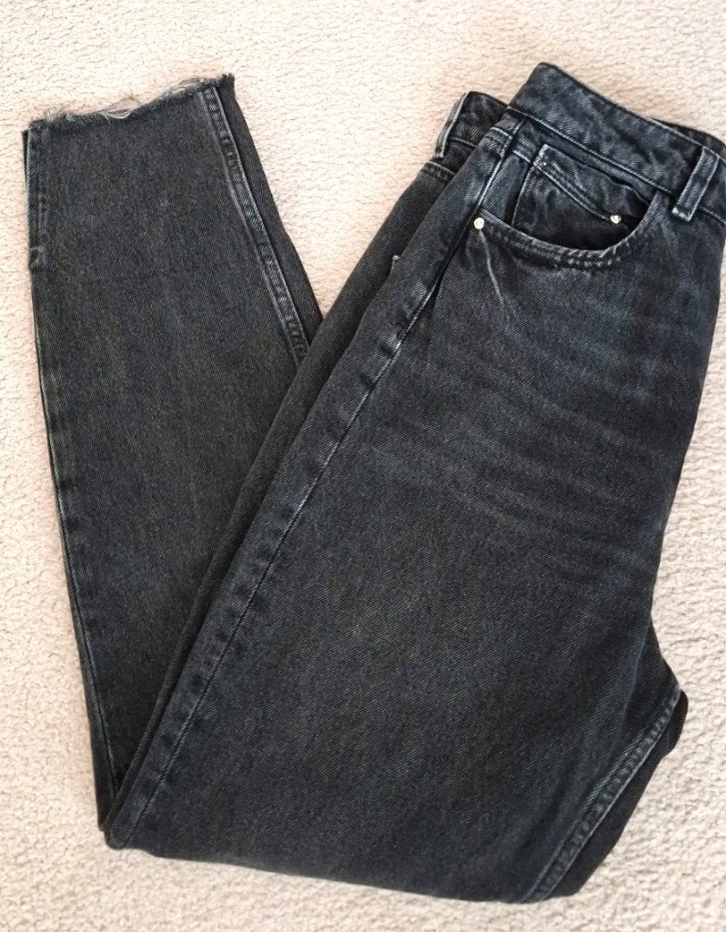 Zwarte jeans maat 38 met split in de pijp  Nieuw, Kleding | Dames, Verzenden, Nieuw, W30 - W32 (confectie 38/40), Zara
