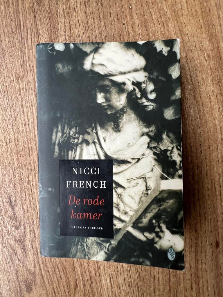 Nicci French - De rode kamer (Literaire thriller), Ophalen of Verzenden, Gelezen, Nederland