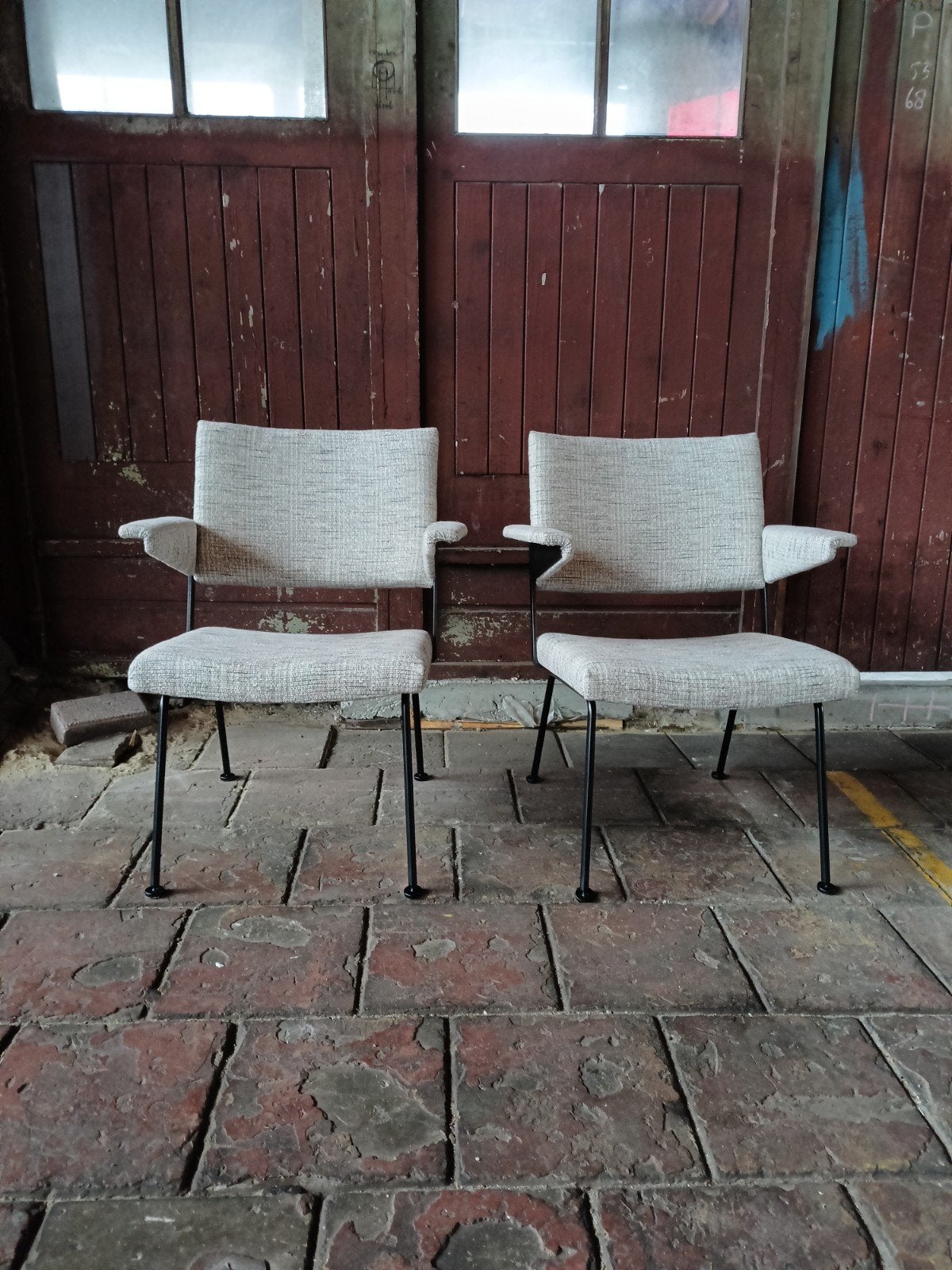 Set van 2 nieuw gestoffeerde stoelen, Gispen 1445, Minder dan 75 cm, Ophalen of Verzenden, Zo goed als nieuw, Stof