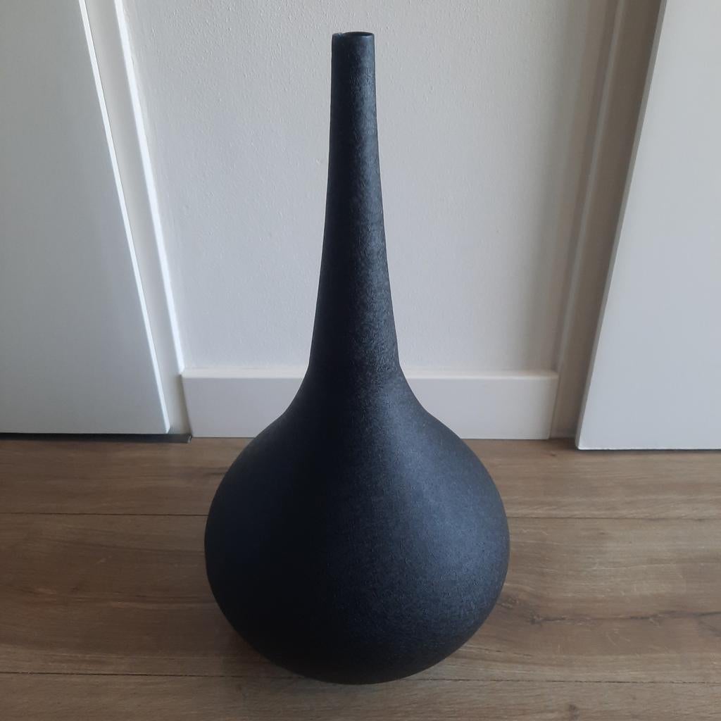 Moderne Zwarte Vaas 'Bob' - Stijlvol Design, Huis en Inrichting, Ophalen, Overige materialen, 25 tot 50 cm, Zwart