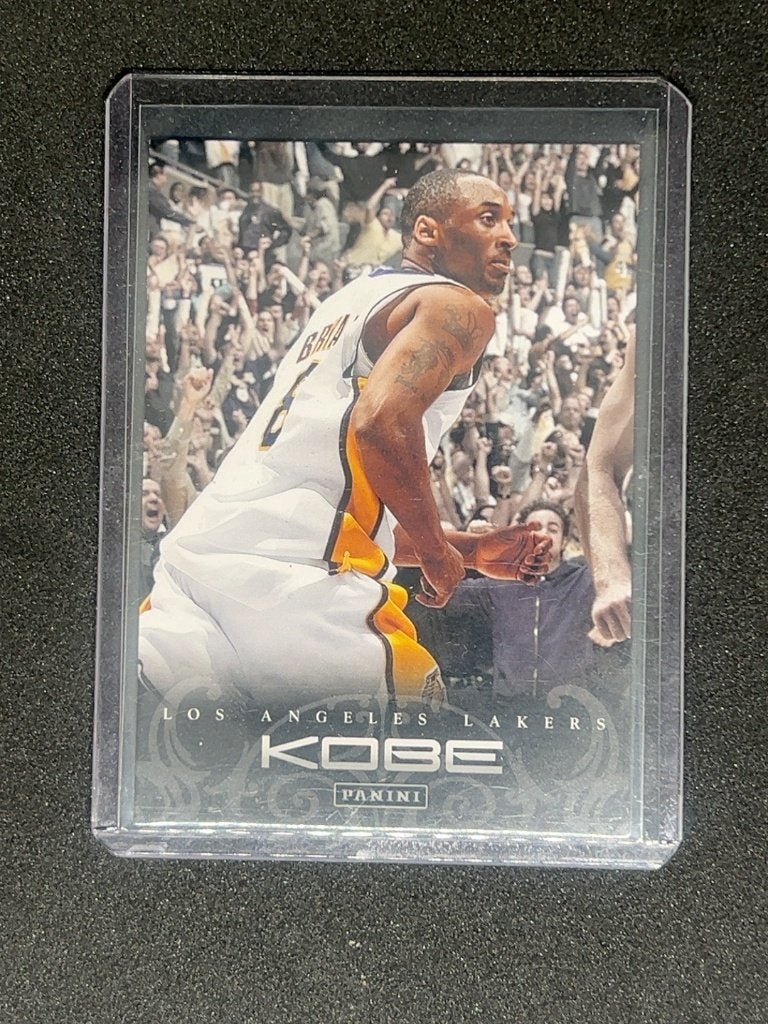 2012-13 Panini Kobe Anthology - Kobe Bryant #125, Ophalen of Verzenden, Zo goed als nieuw, Overige typen