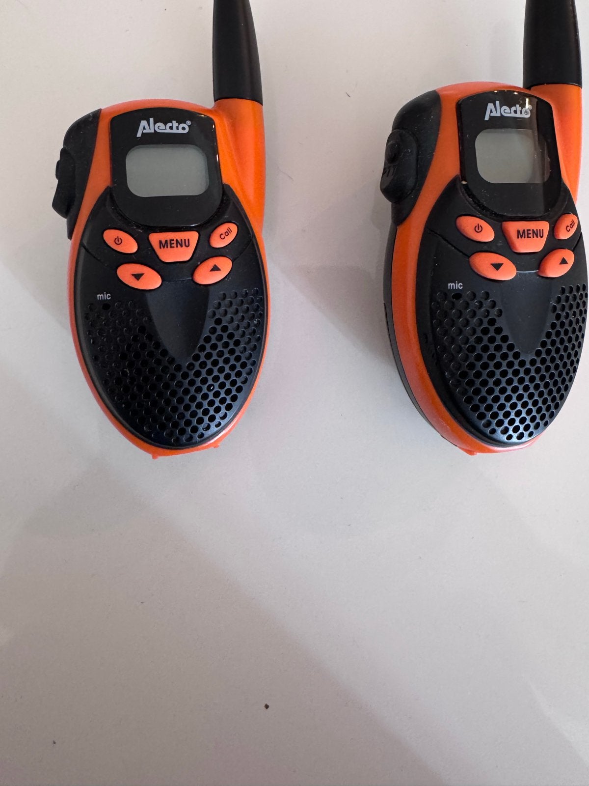 Alecto FR-18 Walkie Talkie Set - Oranje/Zwart, Minder dan 2 km, Ophalen of Verzenden, Zo goed als nieuw, Portofoon of Walkie-talkie