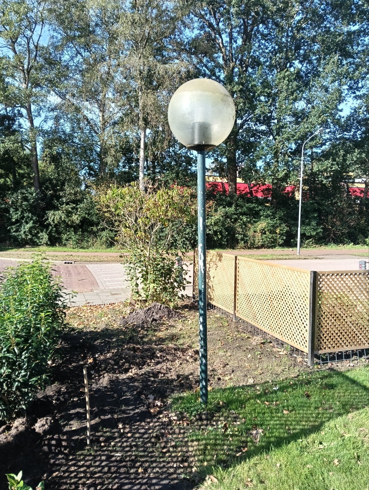 Buitenlamp op paal - Klassieke bolvormige tuinverlichting, Ophalen, Overige materialen, Gebruikt, Minder dan 50 watt