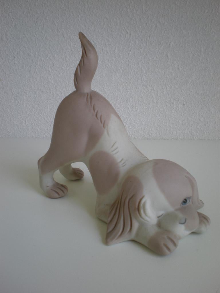 spaans porselein  hondje van e. Miguel valencia hoogte 12 cm, Verzamelen, Beelden en Beeldjes, Ophalen of Verzenden, Zo goed als nieuw
