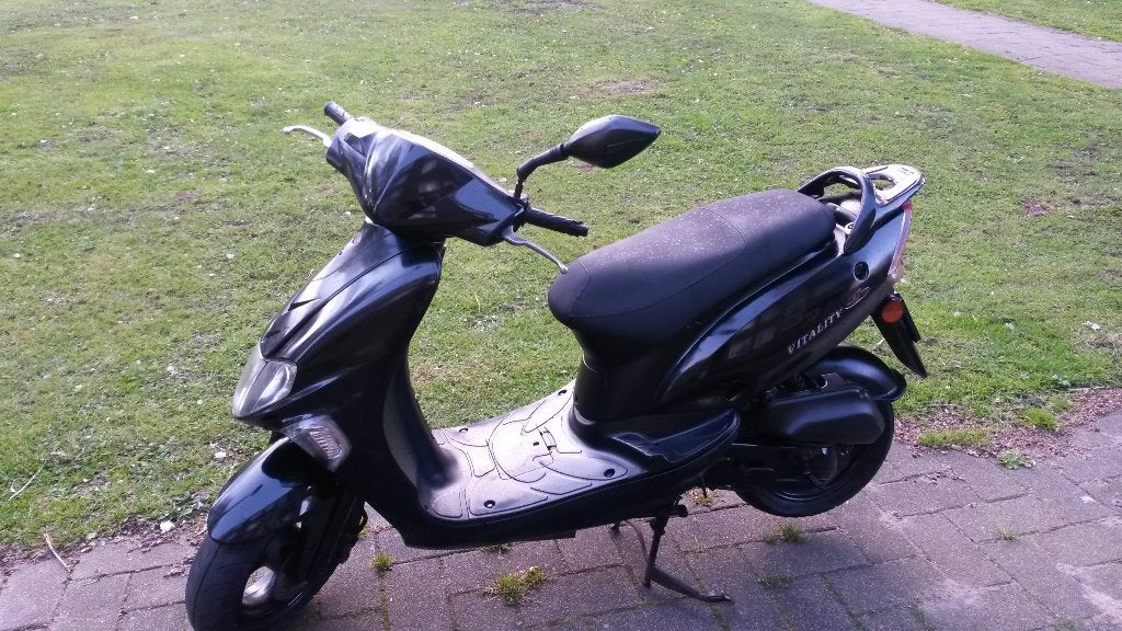 kymco vitality geel kenteken, Fietsen en Brommers, Scooters | Kymco, Gebruikt, Ophalen of Verzenden, Agility, Benzine