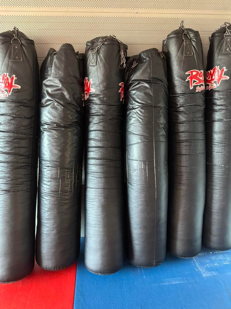 Te koop Oude bokszakke, Gebruikt, Overige, Vechtsportmateriaal, Groter dan maat XL