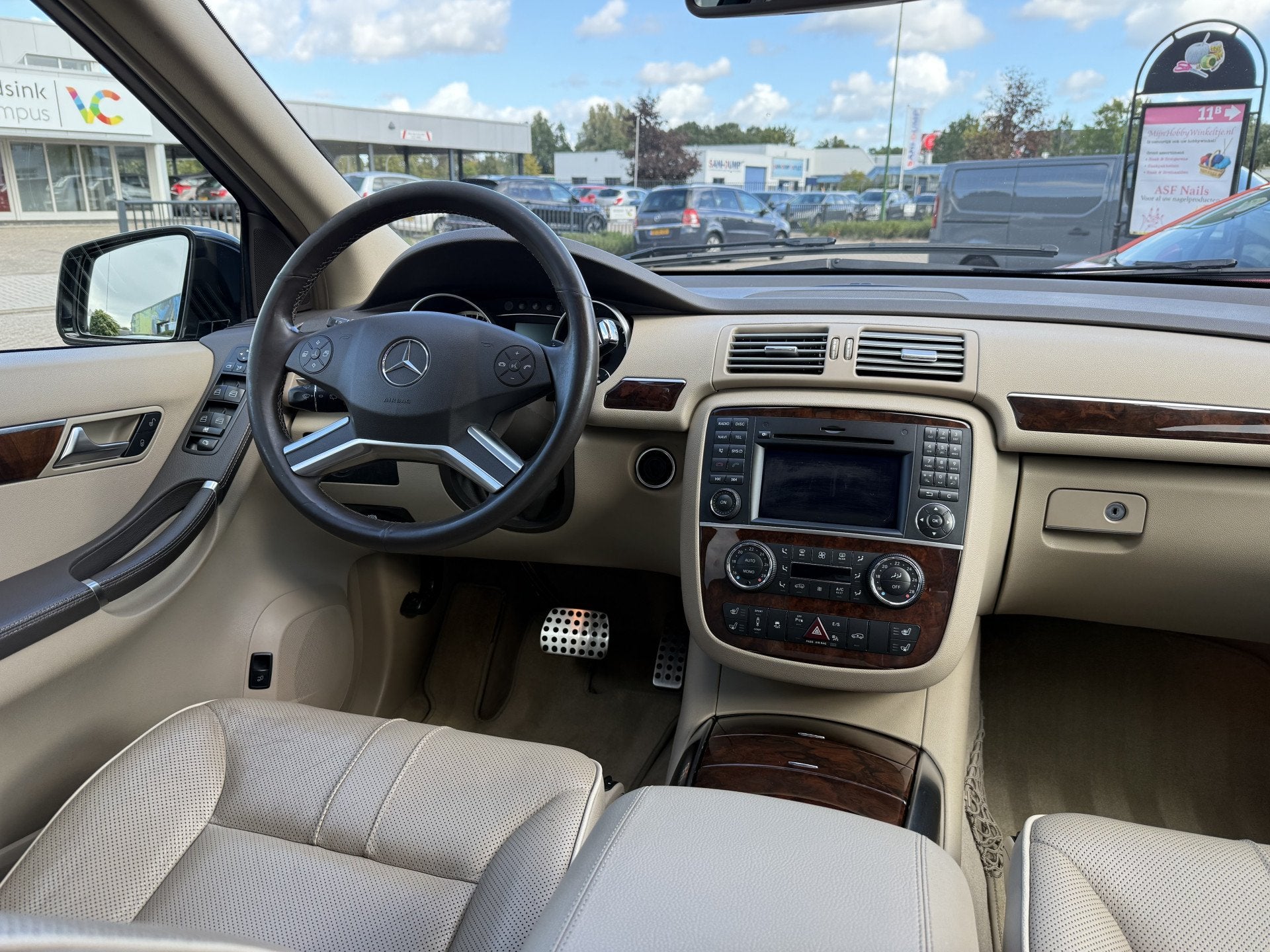 Mercedes-Benz R-Klasse 350 4-Matic Prestige Schuifdak Leder, Auto's, Automaat, Euro 5, Beige, 138 €/maand