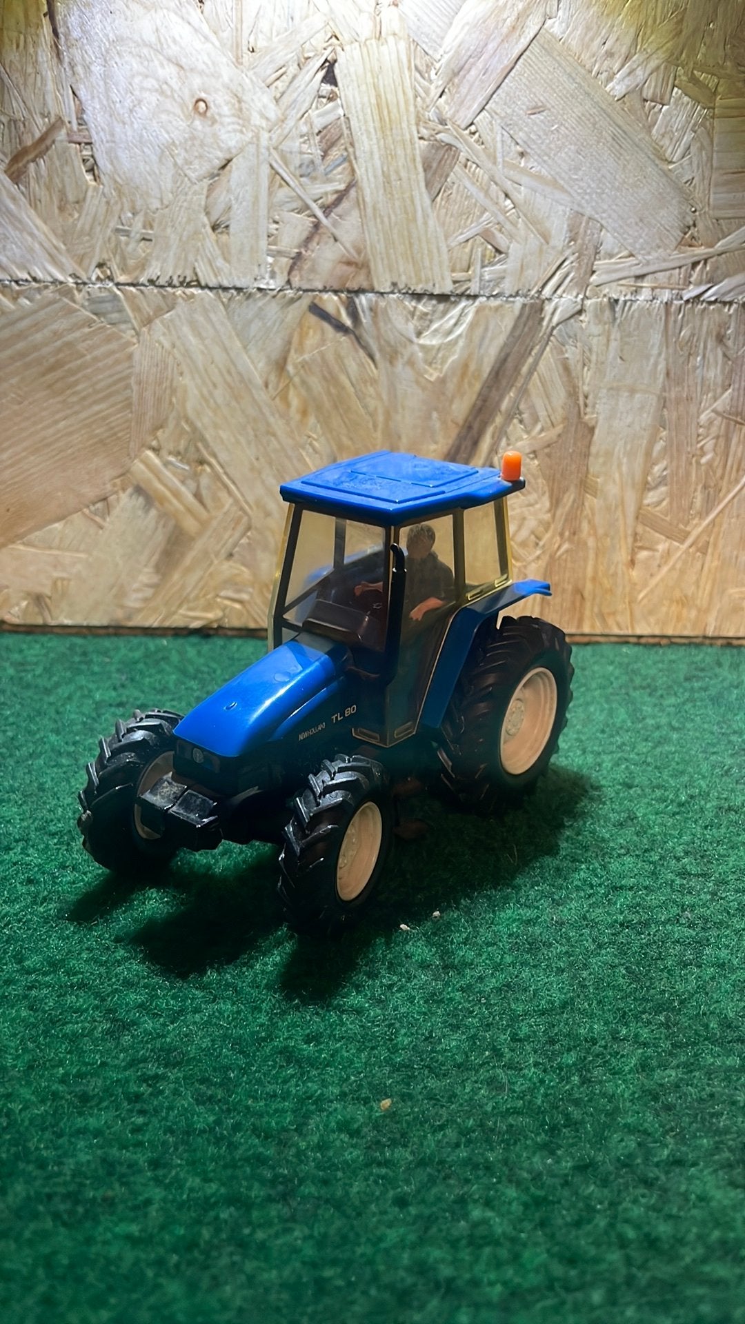 Britains new holland tl80, Ophalen of Verzenden, Zo goed als nieuw, Tractor of Landbouw, Britains