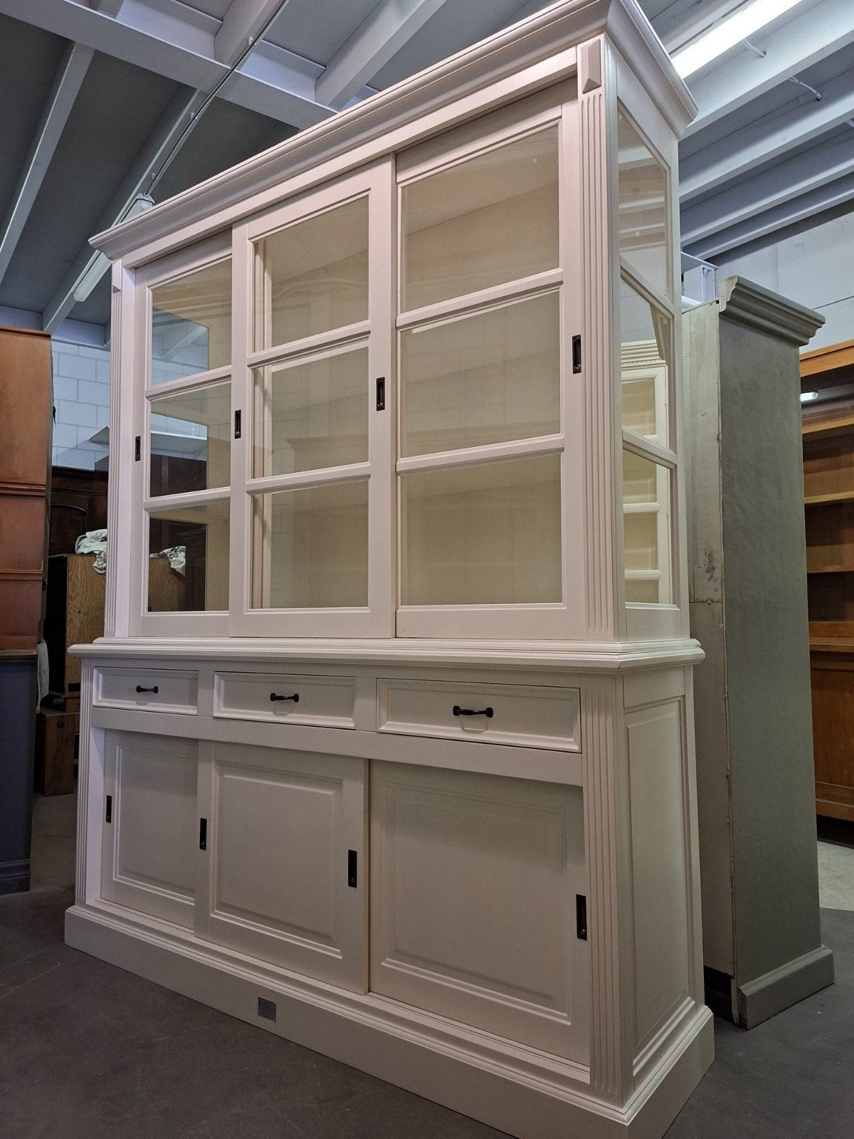 Mooie crème-witte buffetkast, 2-delig, Ophalen, Gebruikt, Met deur(en), 200 cm of meer
