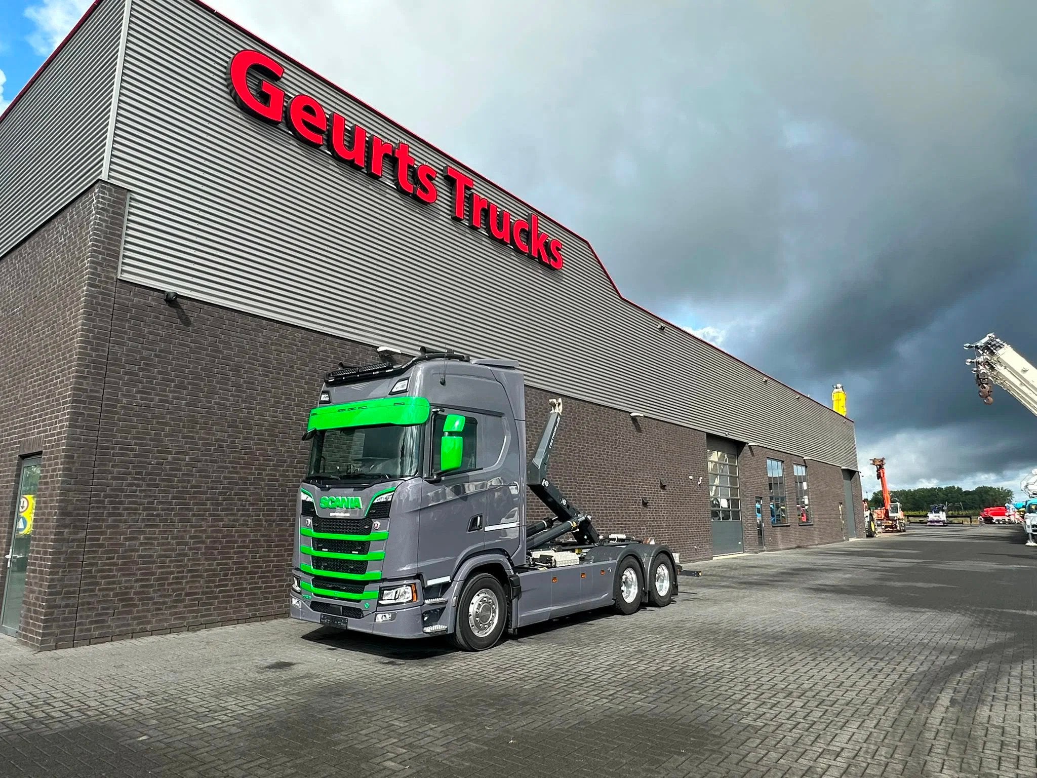 Scania S660 V8 6X4 B6X4 NB HAAKARM/ABROLLER/CONTAINERSYSTEEM, Automaat, Achterwielaandrijving, Euro 6, Scania