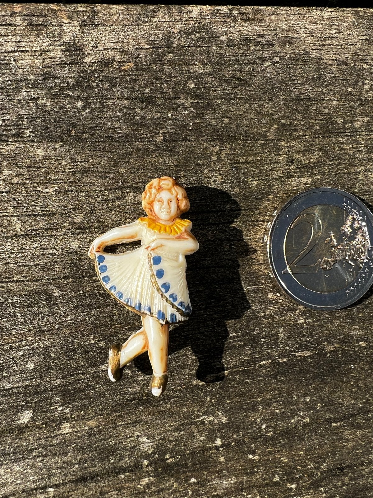 Vintage Jablonec Broche Dansend Meisje Jaren 1930/1938, Overige materialen, 4 tot 7 cm, Gebruikt, Wit