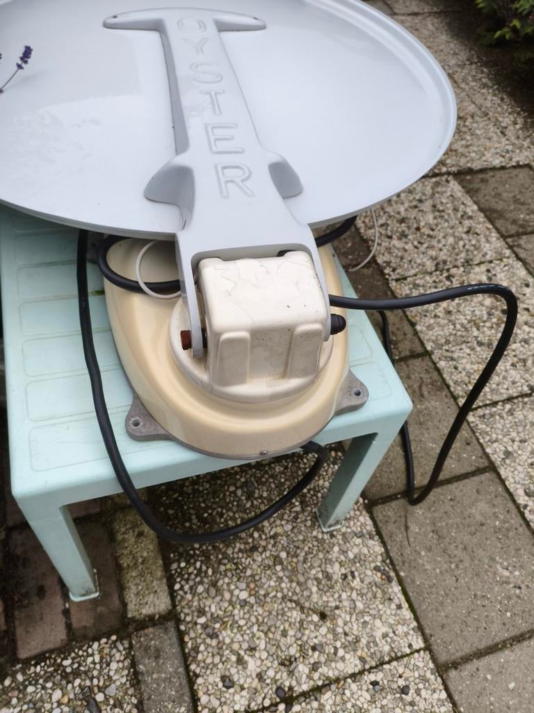 Oyster schotelantenne, Ophalen, Gebruikt, (Schotel)antenne, Overige merken
